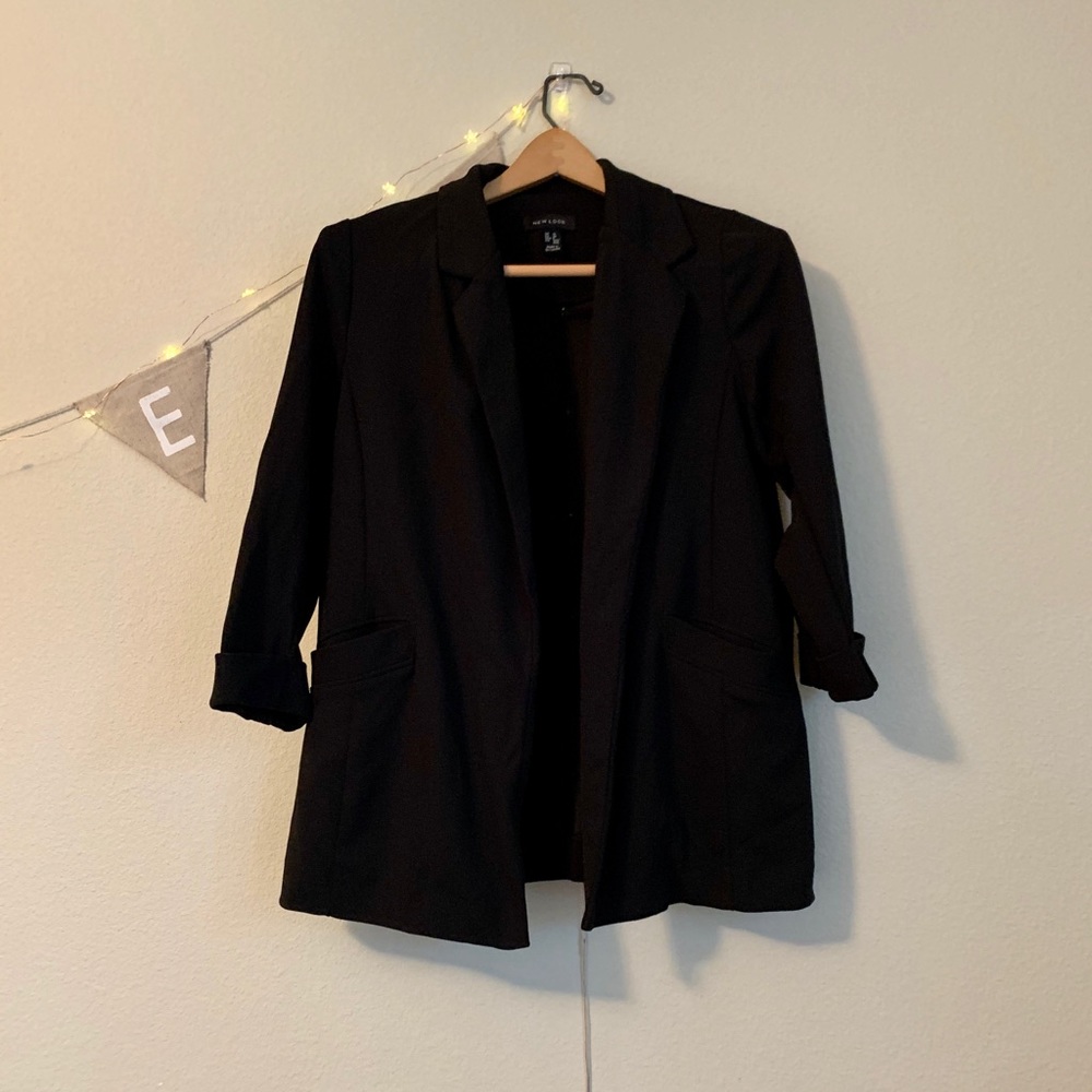 Black blazer, 6-8 (women’s).